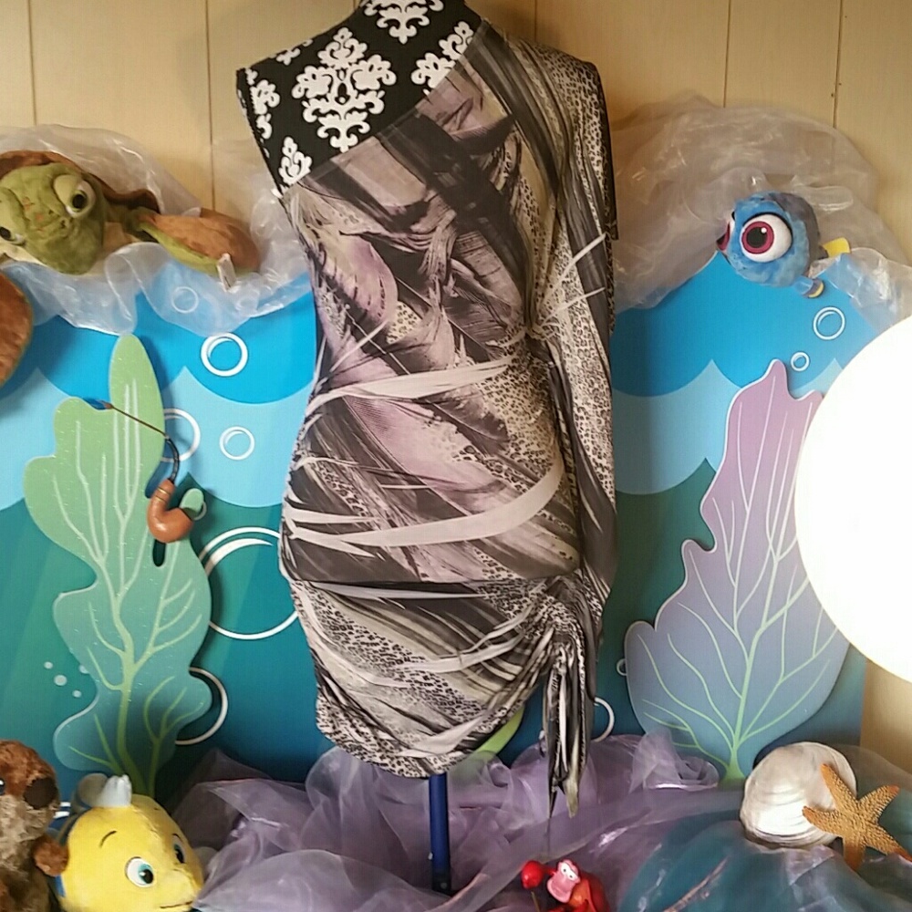Black Panther body-con dress - Picture 3 of 6